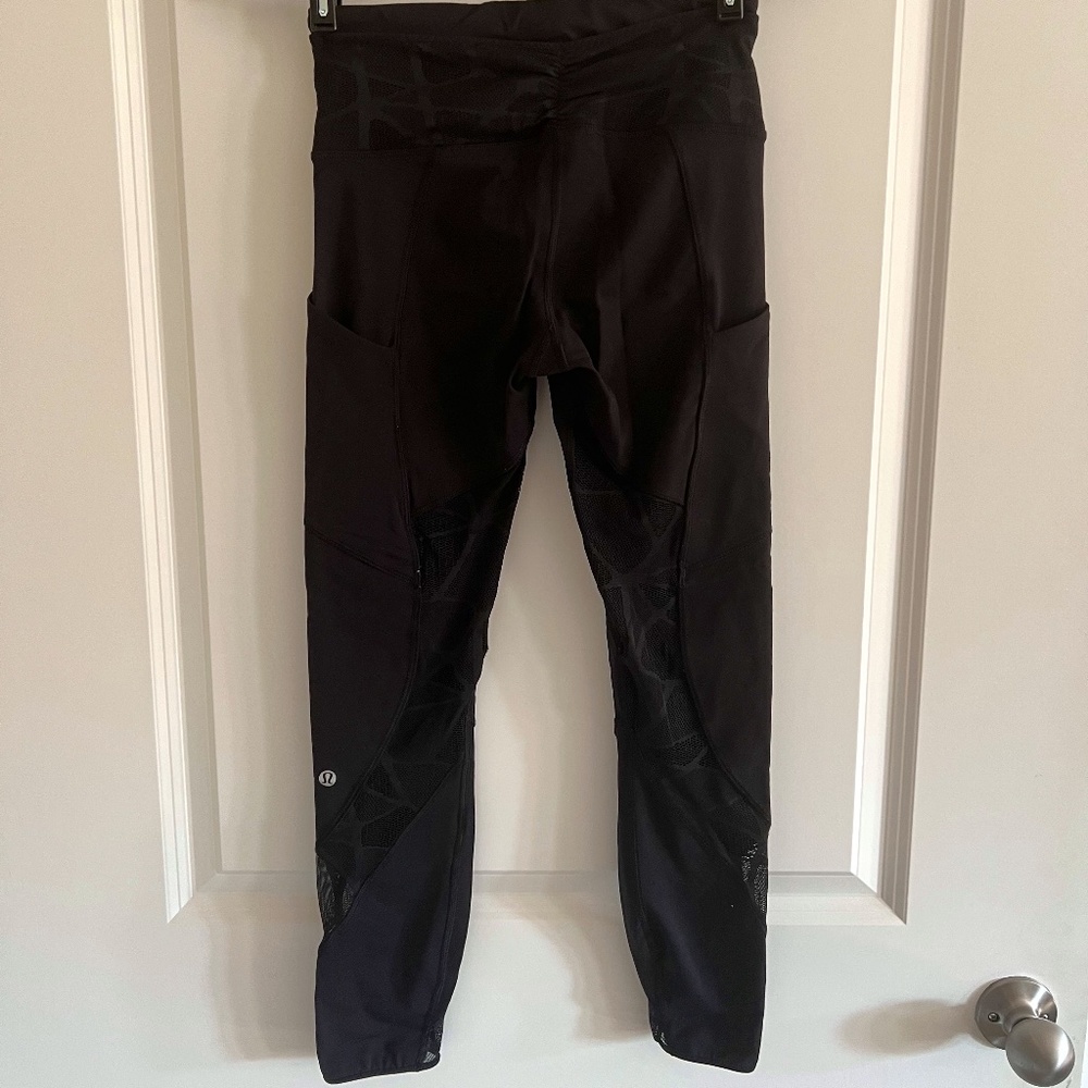 lululemon Cropped Mesh Leggings 23" Inseam - black - Size 4